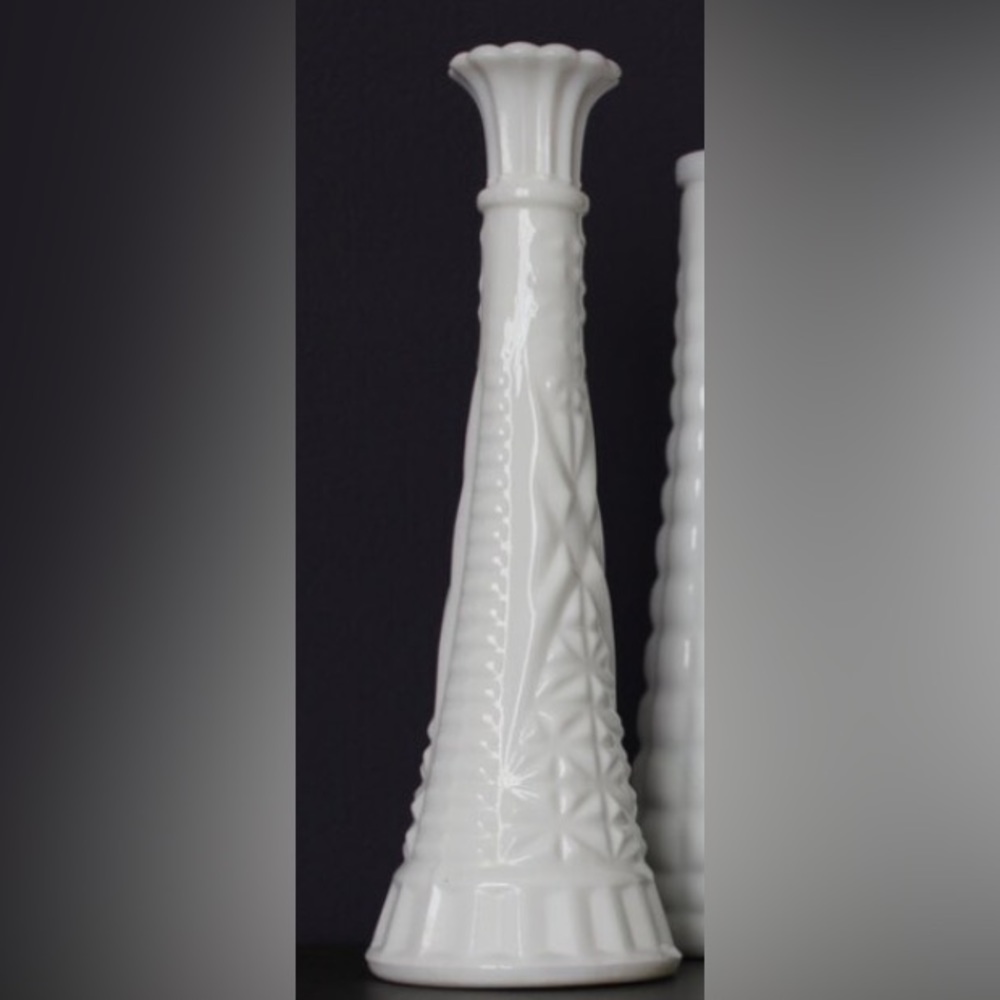 VTG Rare Antique Ivory White Milk Embossed Glass Vase Decoration